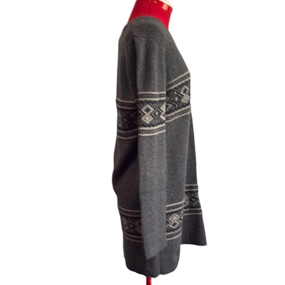 Gray Patterned Crew Neck Sweater - Picture 2 of 5